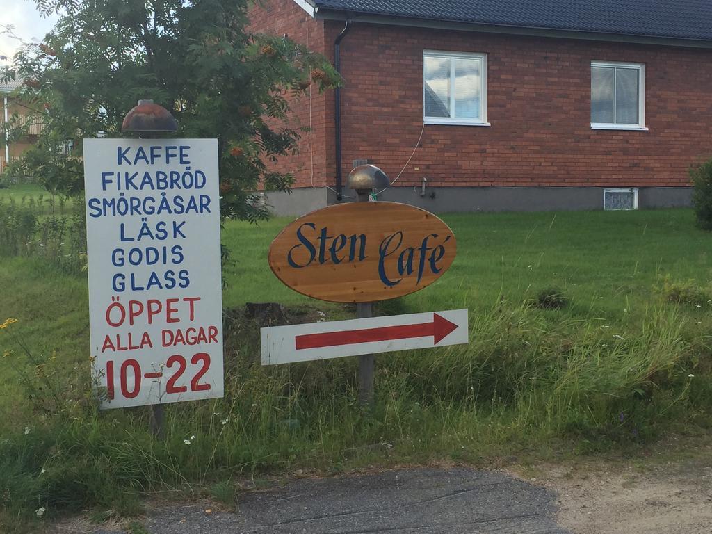 Stuga Vid Hedenaesets Stencafe Exterior foto